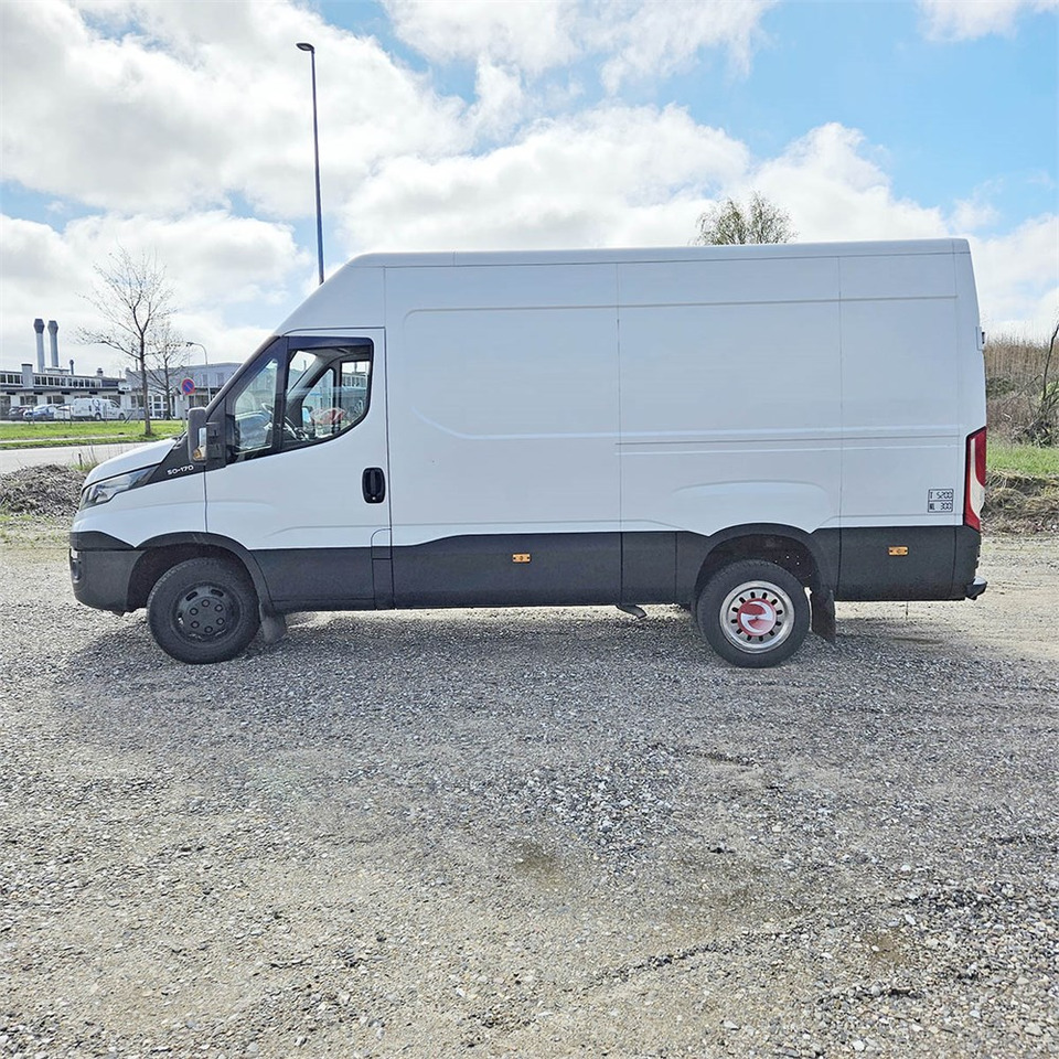 Iveco Daily 50-170 - Furgon: 2 kép. Iveco Daily 50-170 - Furgon: 2 kép.