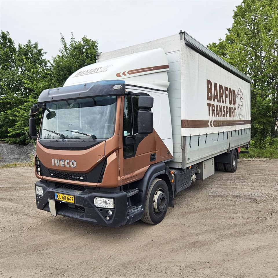 Iveco Eurocargo - Ponyvás teherautó: 4 kép. Iveco Eurocargo - Ponyvás teherautó: 4 kép.