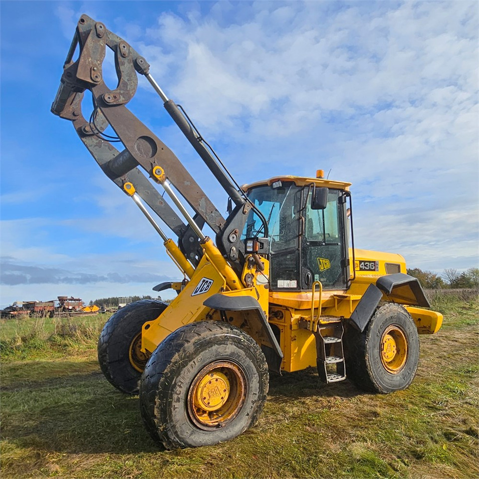 JCB 436 HT - Gumikerekes homlokrakodó: 2 kép. JCB 436 HT - Gumikerekes homlokrakodó: 2 kép.