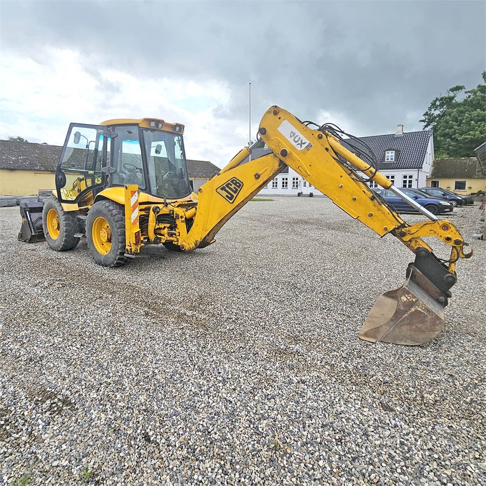 JCB 4CX - Kotrórakodó: 3 kép. JCB 4CX - Kotrórakodó: 3 kép.