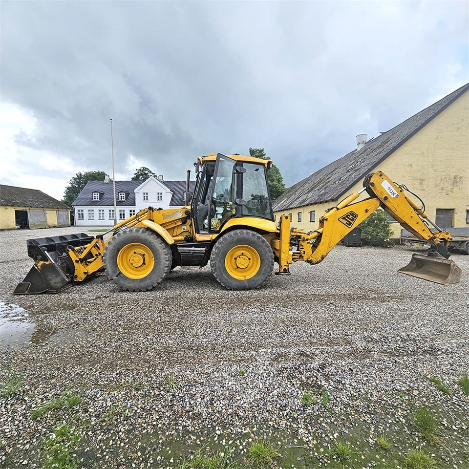 JCB 4CX - Kotrórakodó: 2 kép. JCB 4CX - Kotrórakodó: 2 kép.