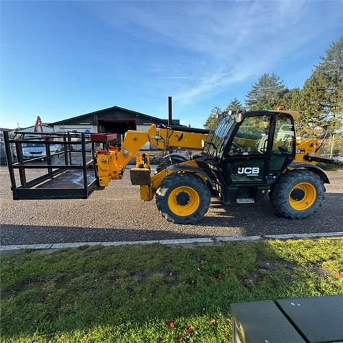 JCB 533-105 - Teleszkópos rakodó: 1 kép. JCB 533-105 - Teleszkópos rakodó: 1 kép.