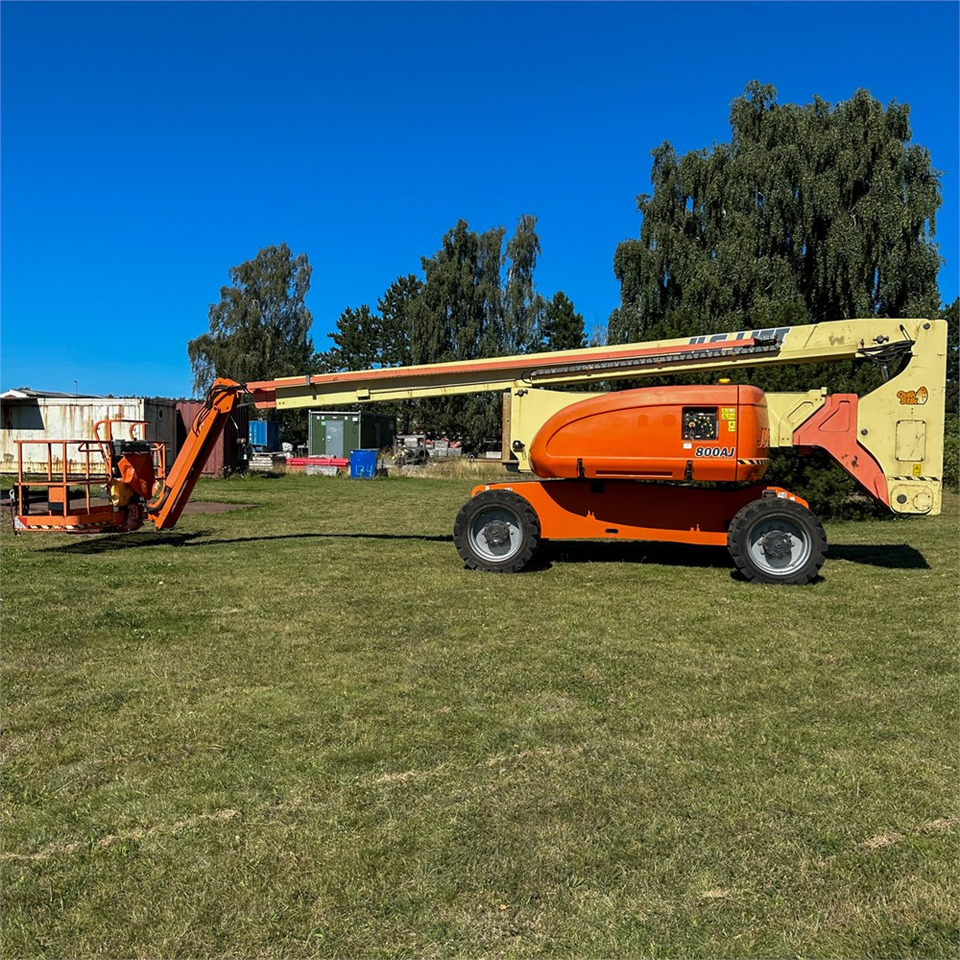 JLG 800 AJ - Személyemelő: 4 kép. JLG 800 AJ - Személyemelő: 4 kép.