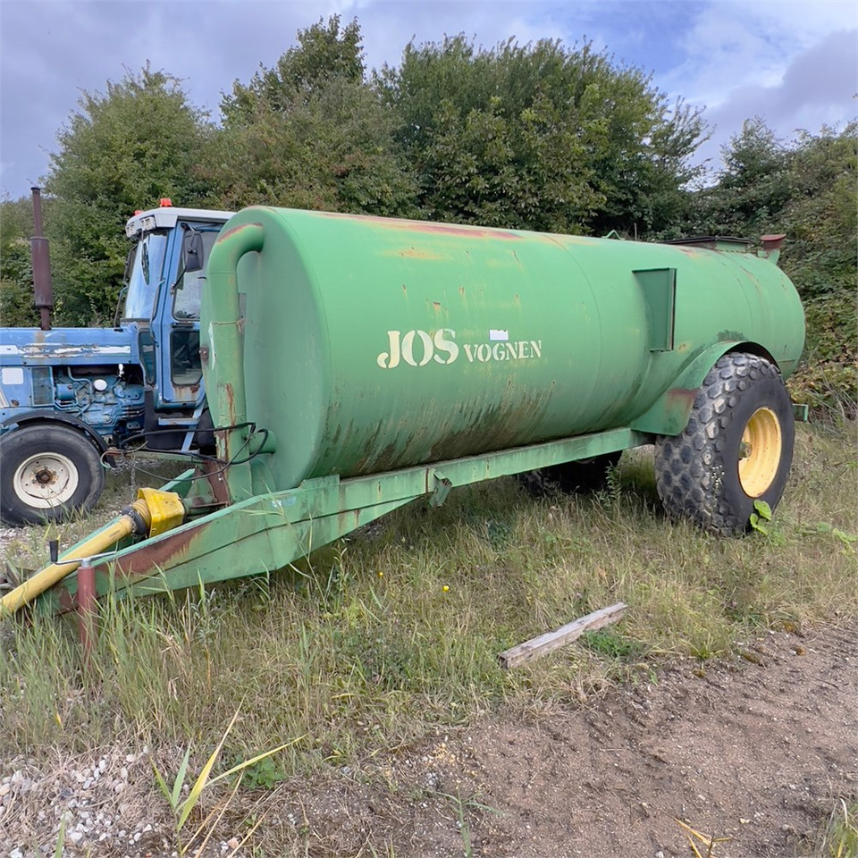 JOS 9 - Tartályos pótkocsi: 1 kép. JOS 9 - Tartályos pótkocsi: 1 kép.