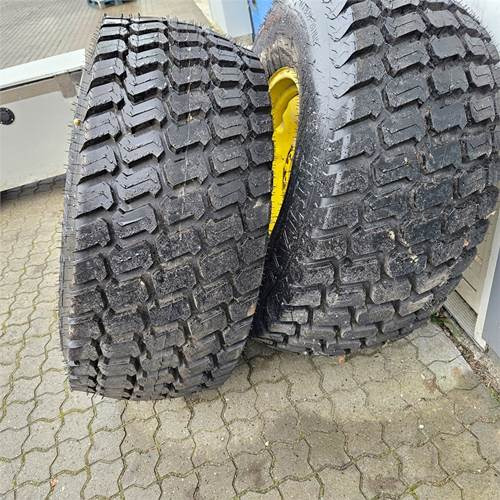 John Deere 2 styk - Traktor: 2 kép. John Deere 2 styk - Traktor: 2 kép.