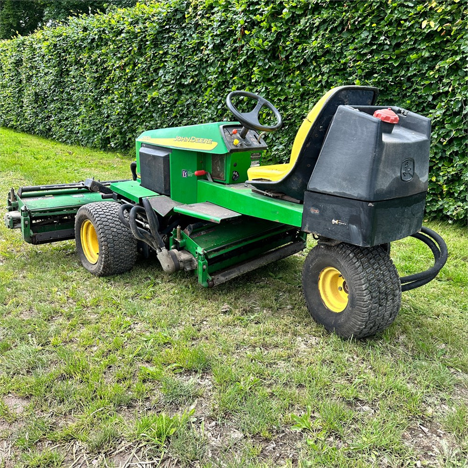 John Deere 2653A - Kerti fűkasza: 4 kép. John Deere 2653A - Kerti fűkasza: 4 kép.