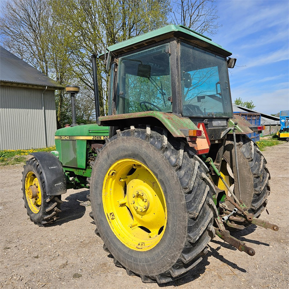 John Deere 3040 - Traktor: 3 kép. John Deere 3040 - Traktor: 3 kép.