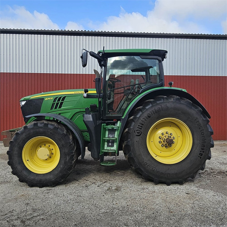 John Deere 6210 R - Traktor: 2 kép. John Deere 6210 R - Traktor: 2 kép.