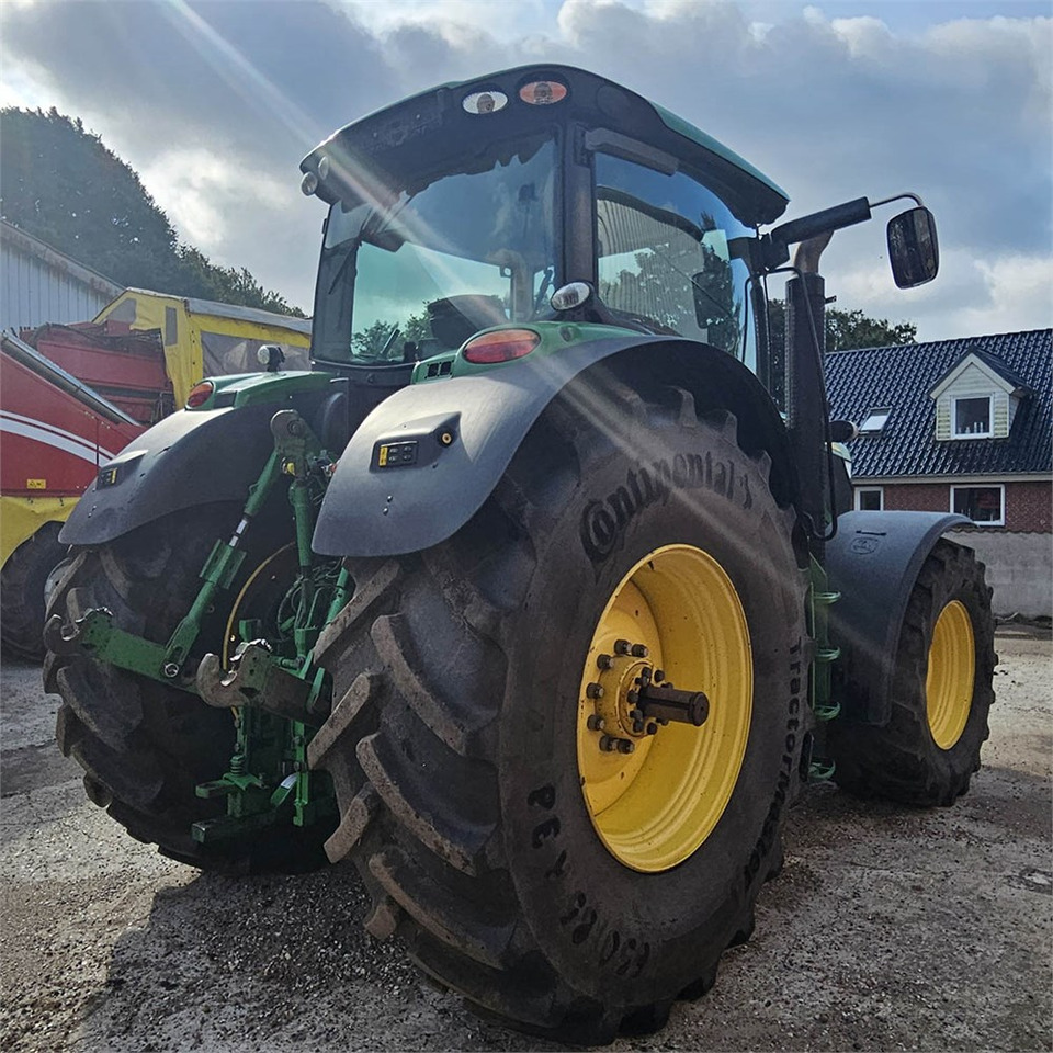 John Deere 6210 R - Traktor: 5 kép. John Deere 6210 R - Traktor: 5 kép.