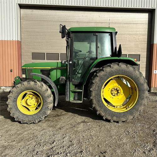 John Deere 6300 - Traktor: 2 kép. John Deere 6300 - Traktor: 2 kép.