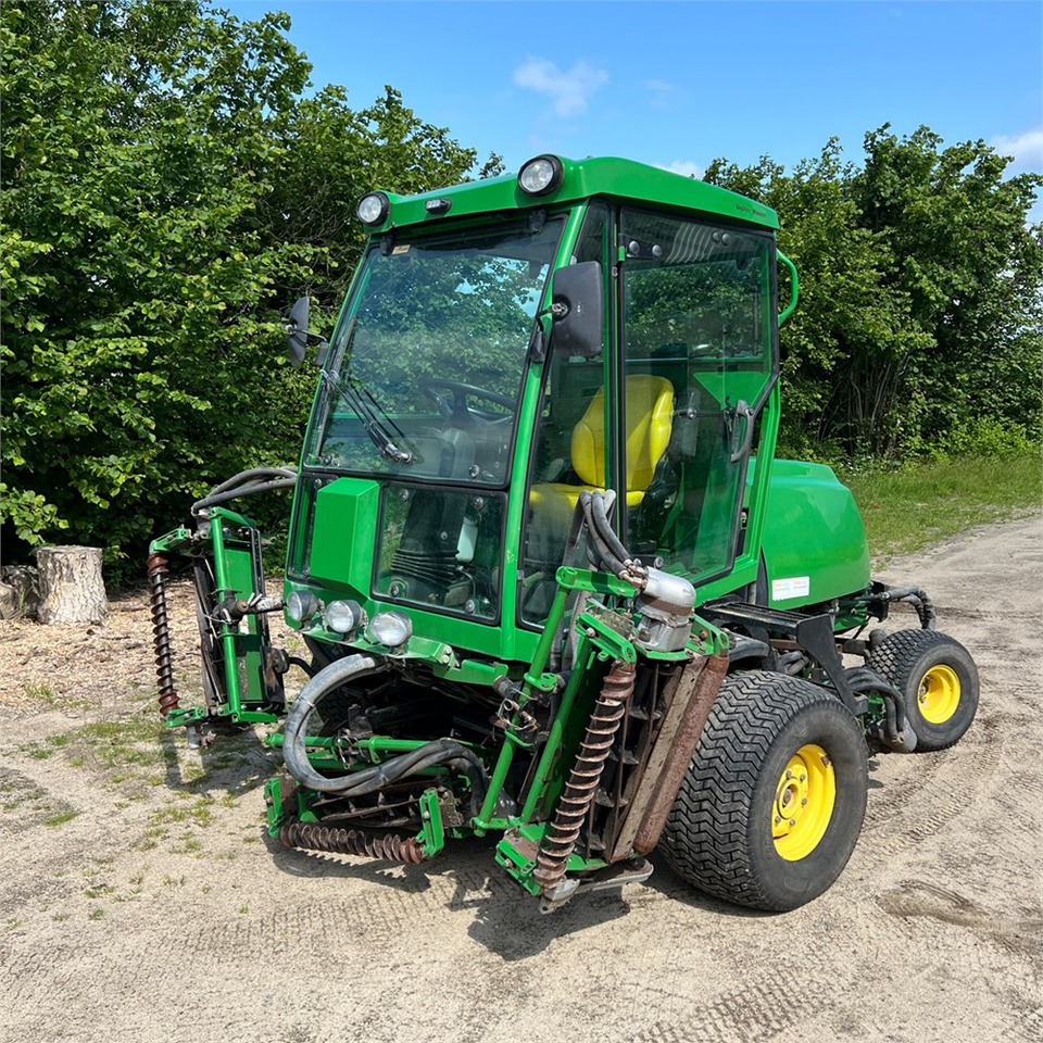 John Deere 8700 PC FM - Kerti fűkasza: 1 kép. John Deere 8700 PC FM - Kerti fűkasza: 1 kép.