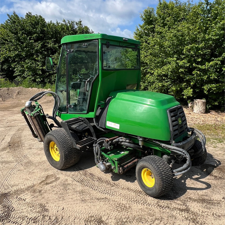 John Deere 8700 PC FM - Kerti fűkasza: 5 kép. John Deere 8700 PC FM - Kerti fűkasza: 5 kép.