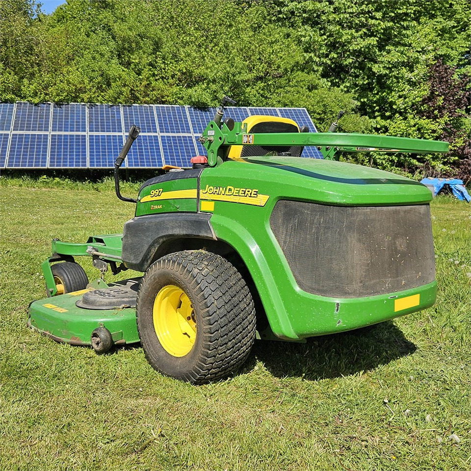 John Deere 997SC - Kerti fűkasza: 4 kép. John Deere 997SC - Kerti fűkasza: 4 kép.