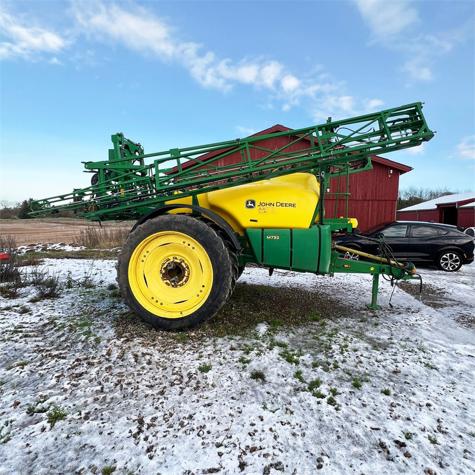 John Deere M732 - Permetezők: 2 kép. John Deere M732 - Permetezők: 2 kép.