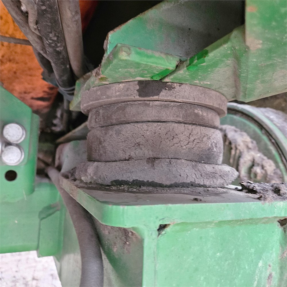 Permetezők John Deere TRSP 740/25: 44 kép.