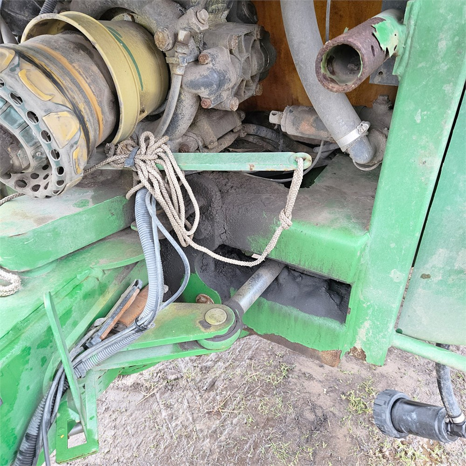 Permetezők John Deere TRSP 740/25: 18 kép.