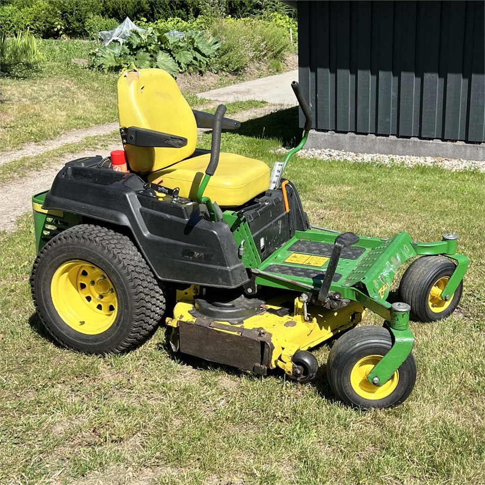 John Deere Z540 R - Kerti fűkasza: 4 kép. John Deere Z540 R - Kerti fűkasza: 4 kép.