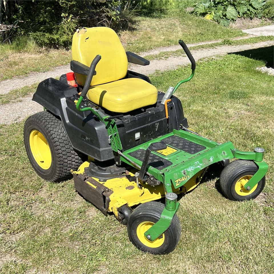 John Deere Z540 R - Kerti fűkasza: 1 kép. John Deere Z540 R - Kerti fűkasza: 1 kép.