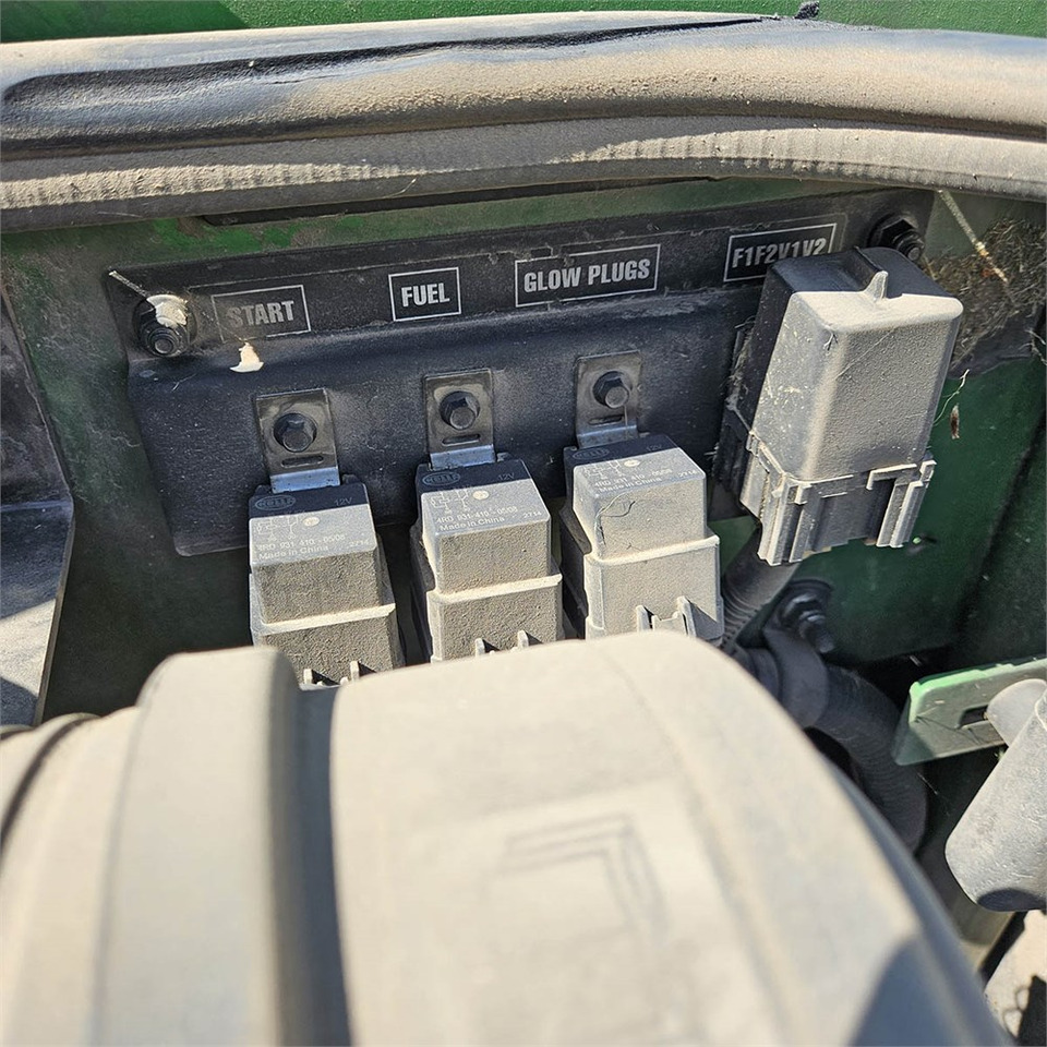 Kerti fűkasza John Deere Z997R 60RD: 19 kép. Kerti fűkasza John Deere Z997R 60RD: 19 kép.