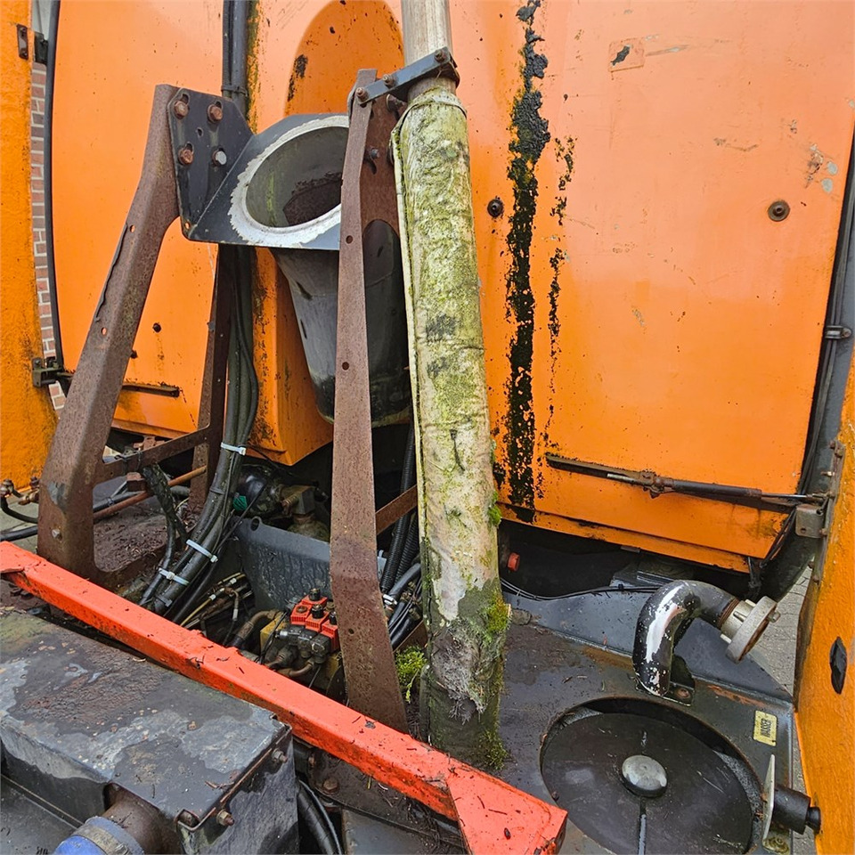 Utcaseprő gép Johnston Sweepers 5000: 16 kép.