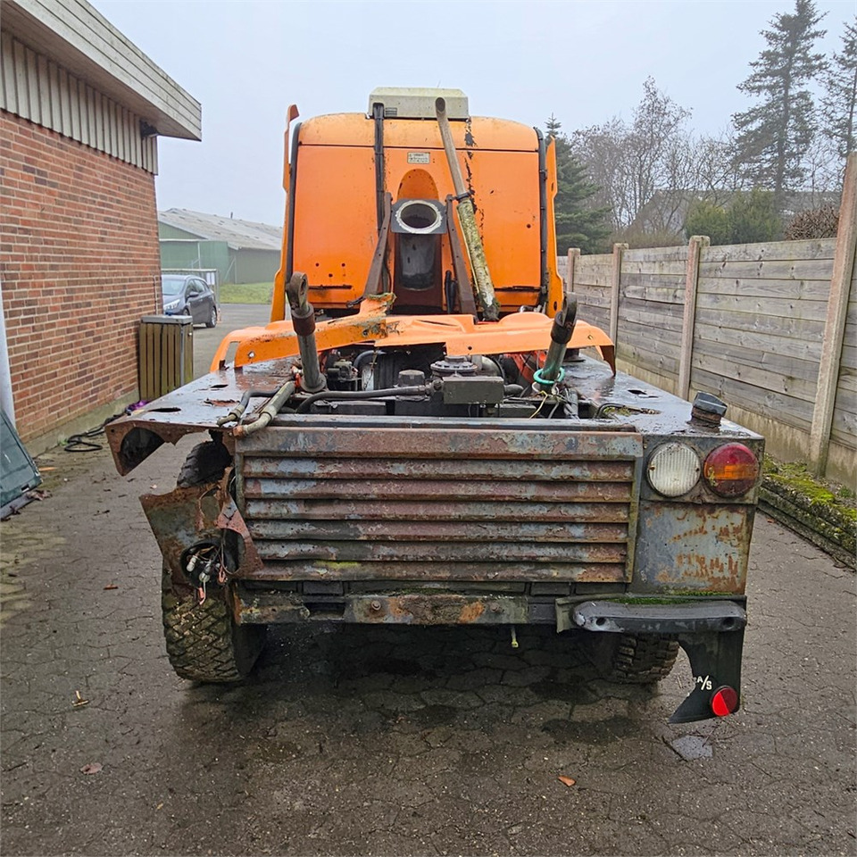 Johnston Sweepers 5000 - Utcaseprő gép: 3 kép. Johnston Sweepers 5000 - Utcaseprő gép: 3 kép.