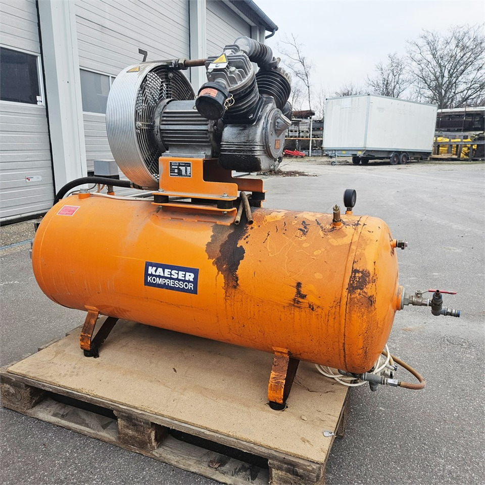 KAESER EPC 840-250 - Légkompresszor: 3 kép. KAESER EPC 840-250 - Légkompresszor: 3 kép.