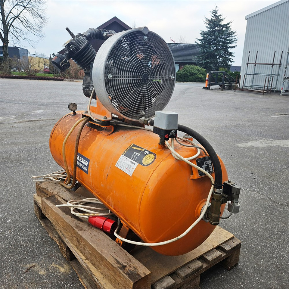 KAESER EPC 840-250 - Légkompresszor: 5 kép. KAESER EPC 840-250 - Légkompresszor: 5 kép.