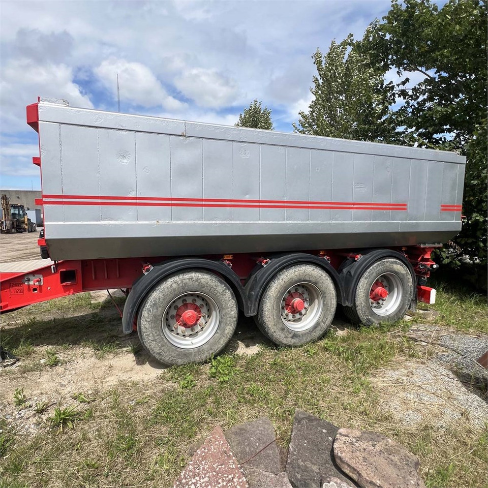 Kel-Berg 24 tons Tip - Pótkocsi billenőplatós: 2 kép. Kel-Berg 24 tons Tip - Pótkocsi billenőplatós: 2 kép.