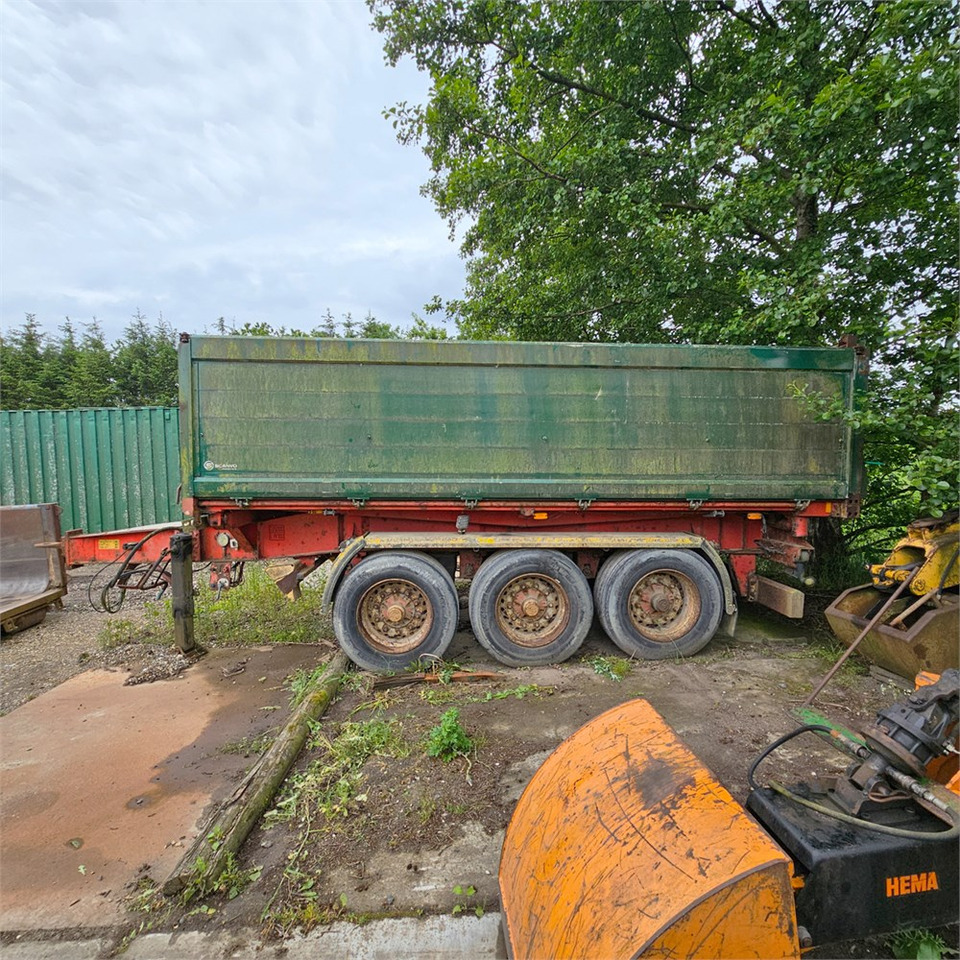 Kel-Berg KE8842 - Pótkocsi billenőplatós: 2 kép. Kel-Berg KE8842 - Pótkocsi billenőplatós: 2 kép.