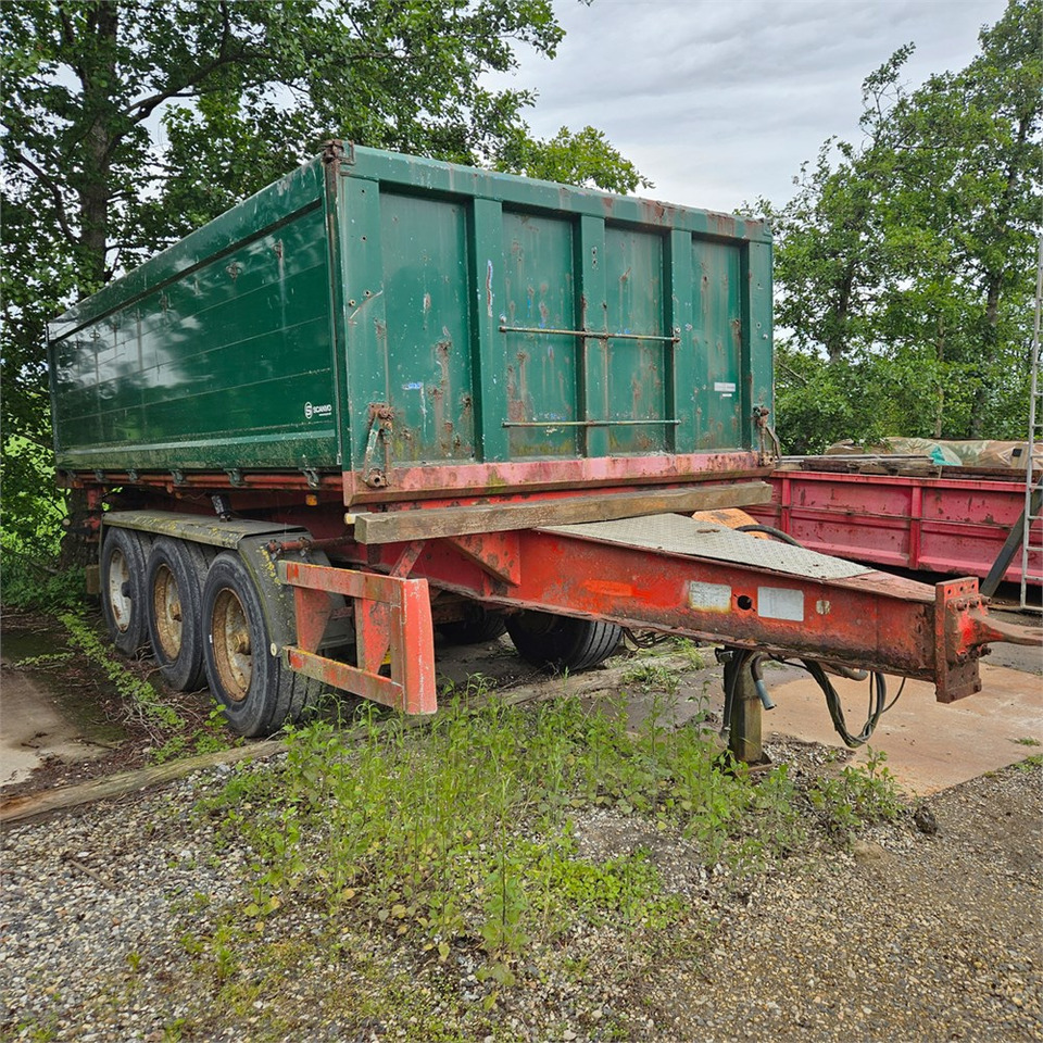 Kel-Berg KE8842 - Pótkocsi billenőplatós: 5 kép. Kel-Berg KE8842 - Pótkocsi billenőplatós: 5 kép.