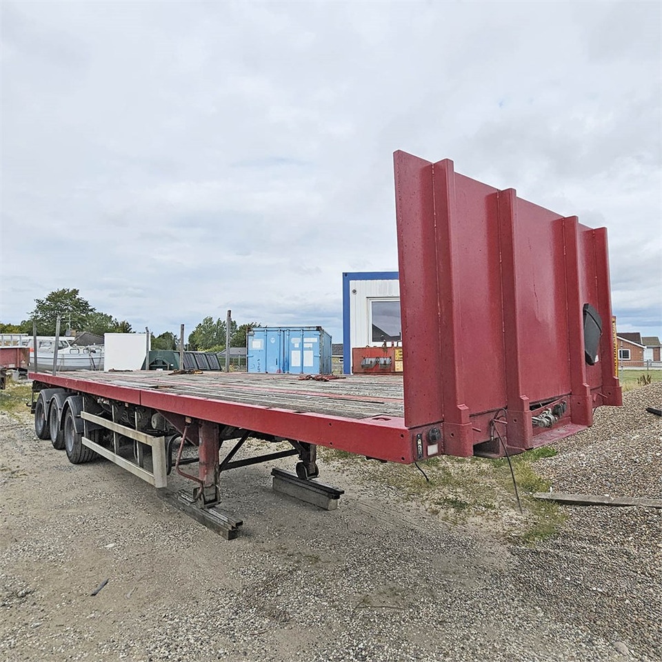 Kel-Berg Sættevogn - Platós félpótkocsi: 2 kép. Kel-Berg Sættevogn - Platós félpótkocsi: 2 kép.