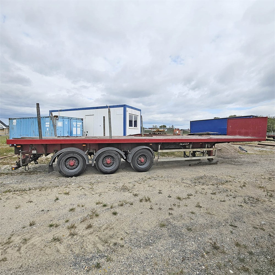 Kel-Berg Sættevogn - Platós félpótkocsi: 1 kép. Kel-Berg Sættevogn - Platós félpótkocsi: 1 kép.