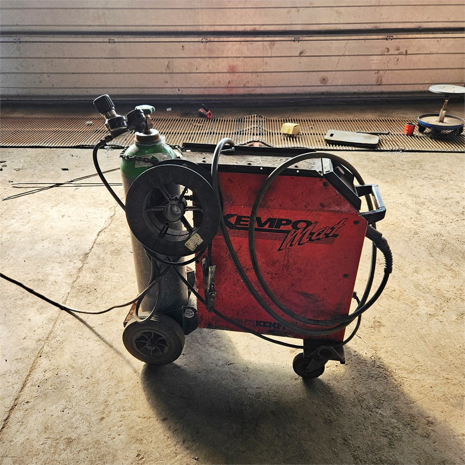 Kemppi Kempmat 2500 Svejserværk - Hegesztőberendezés: 3 kép. Kemppi Kempmat 2500 Svejserværk - Hegesztőberendezés: 3 kép.