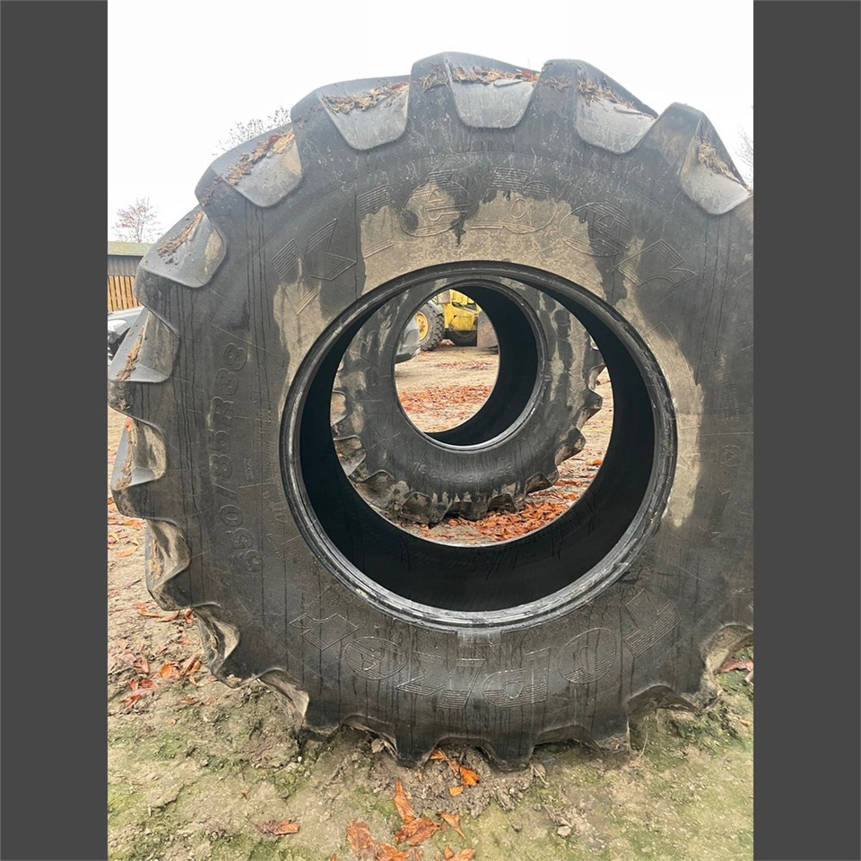 Kleber Topker 650/85R38 - Traktor: 5 kép. Kleber Topker 650/85R38 - Traktor: 5 kép.