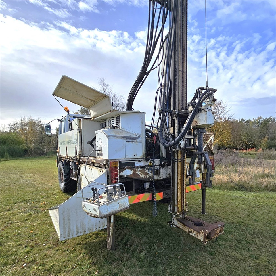 Knebel Hy-79 - Fúrógép: 3 kép. Knebel Hy-79 - Fúrógép: 3 kép.