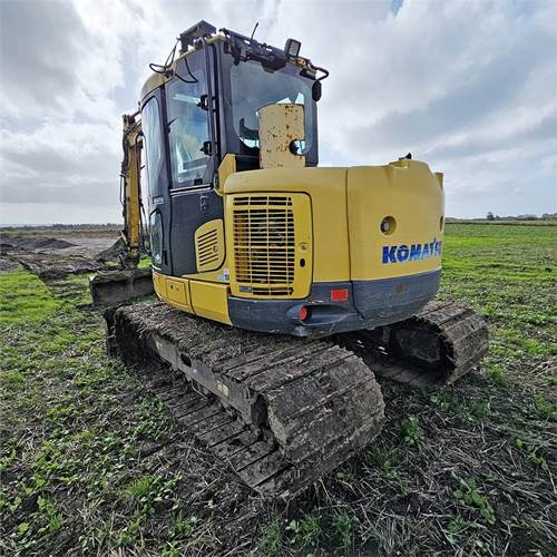 Komatsu FC118 MR-8 - Lánctalpas kotró: 4 kép. Komatsu FC118 MR-8 - Lánctalpas kotró: 4 kép.