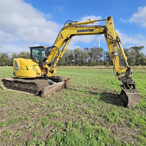 Komatsu FC118 MR-8 - Lánctalpas kotró: 5 kép. Komatsu FC118 MR-8 - Lánctalpas kotró: 5 kép.