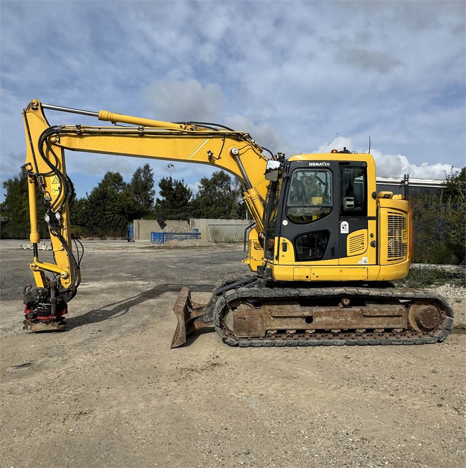 Komatsu PC138US - Lánctalpas kotró: 1 kép. Komatsu PC138US - Lánctalpas kotró: 1 kép.
