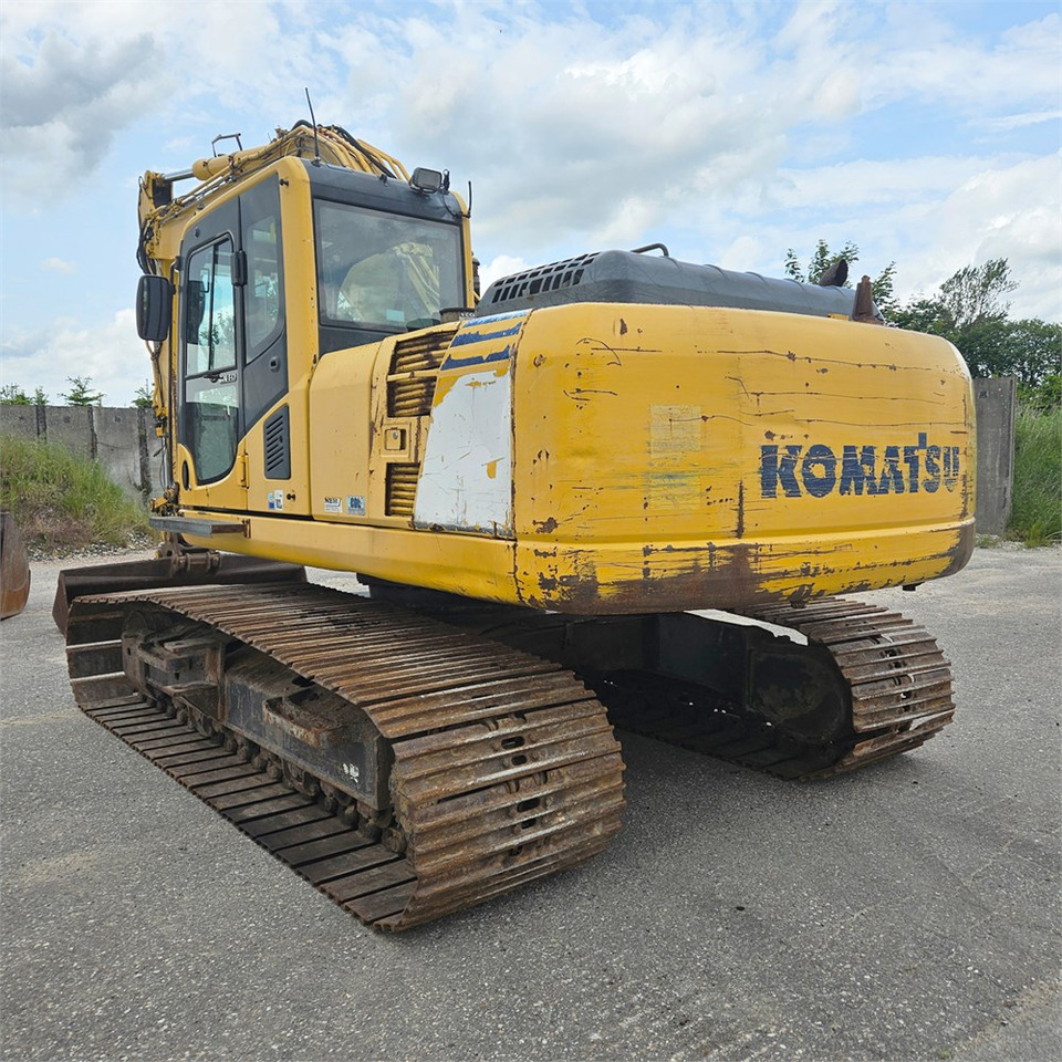 Komatsu PC210 LC-8 - Lánctalpas kotró: 3 kép. Komatsu PC210 LC-8 - Lánctalpas kotró: 3 kép.