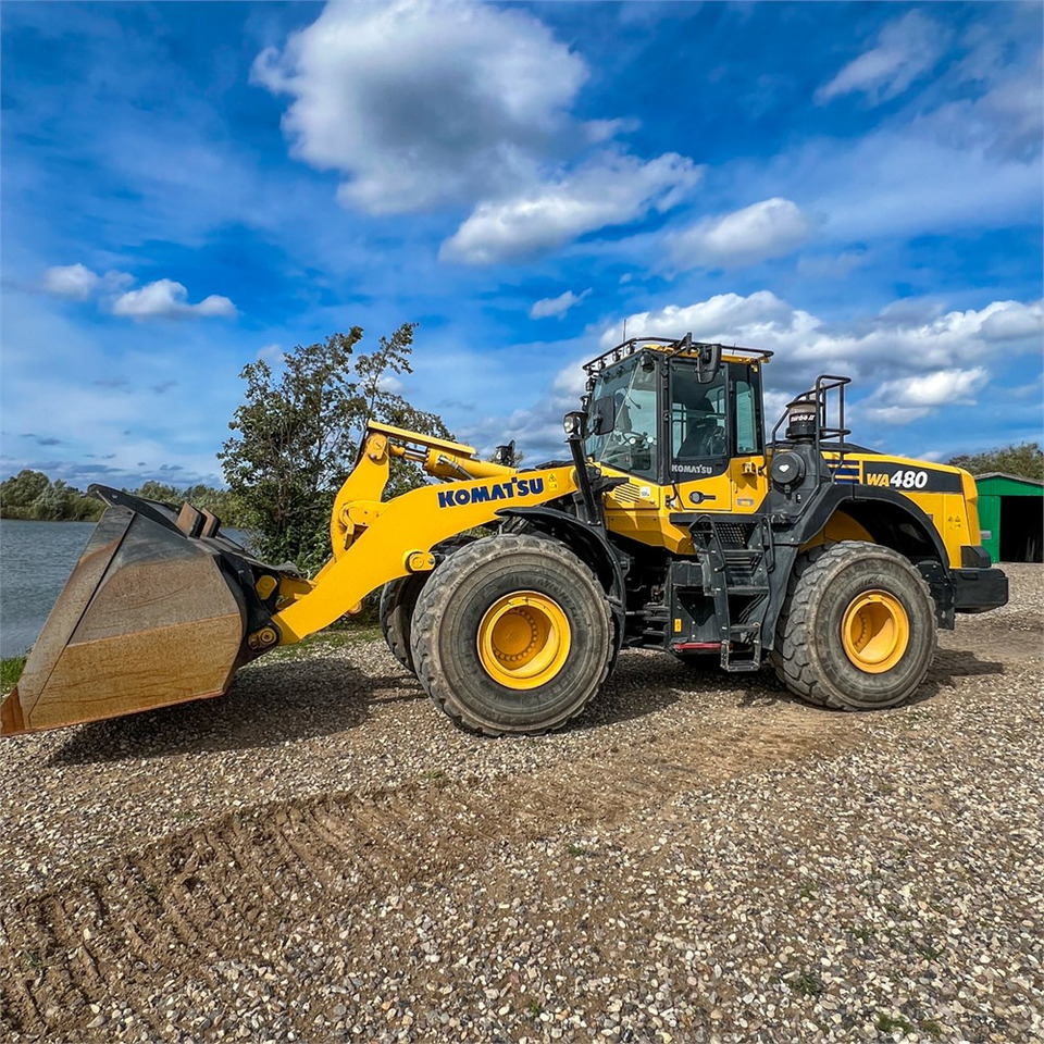 Komatsu WA480-8 - Gumikerekes homlokrakodó: 1 kép. Komatsu WA480-8 - Gumikerekes homlokrakodó: 1 kép.