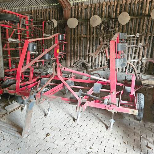 Kongskilde Vibro Flex - Kultivátor: 2 kép. Kongskilde Vibro Flex - Kultivátor: 2 kép.