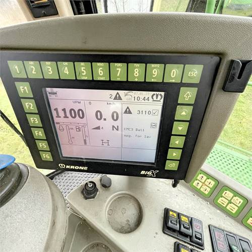 Önjáró szecskázógép Krone BiG X V8: 31 kép. Önjáró szecskázógép Krone BiG X V8: 31 kép.