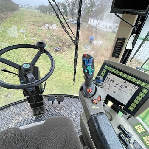 Önjáró szecskázógép Krone BiG X V8: 25 kép. Önjáró szecskázógép Krone BiG X V8: 25 kép.