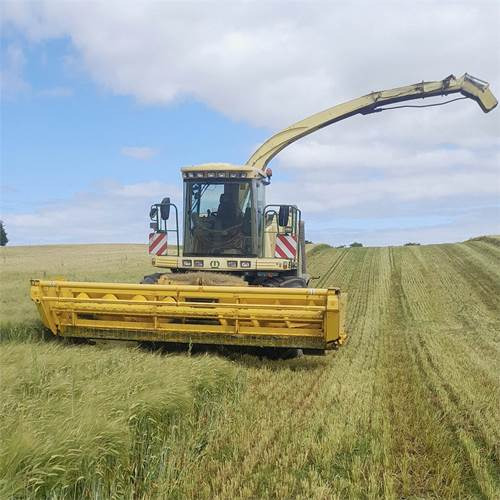 Önjáró szecskázógép Krone BiG X V8: 11 kép. Önjáró szecskázógép Krone BiG X V8: 11 kép.