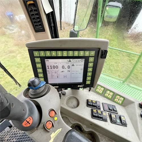 Önjáró szecskázógép Krone BiG X V8: 26 kép. Önjáró szecskázógép Krone BiG X V8: 26 kép.