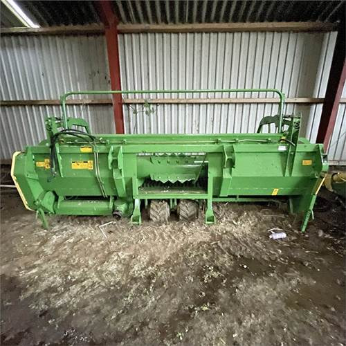 Önjáró szecskázógép Krone BiG X V8: 46 kép. Önjáró szecskázógép Krone BiG X V8: 46 kép.