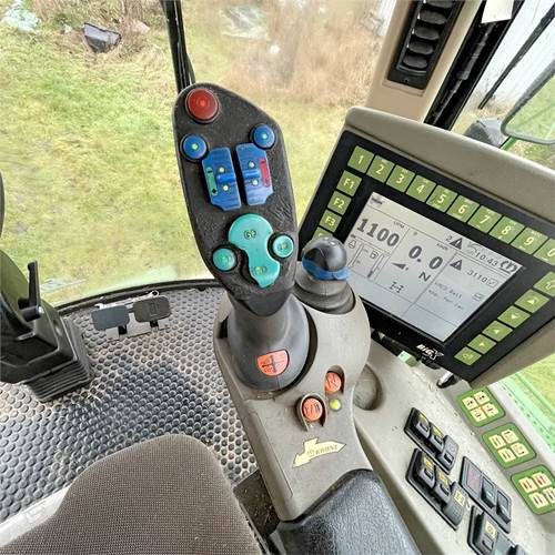 Önjáró szecskázógép Krone BiG X V8: 27 kép. Önjáró szecskázógép Krone BiG X V8: 27 kép.