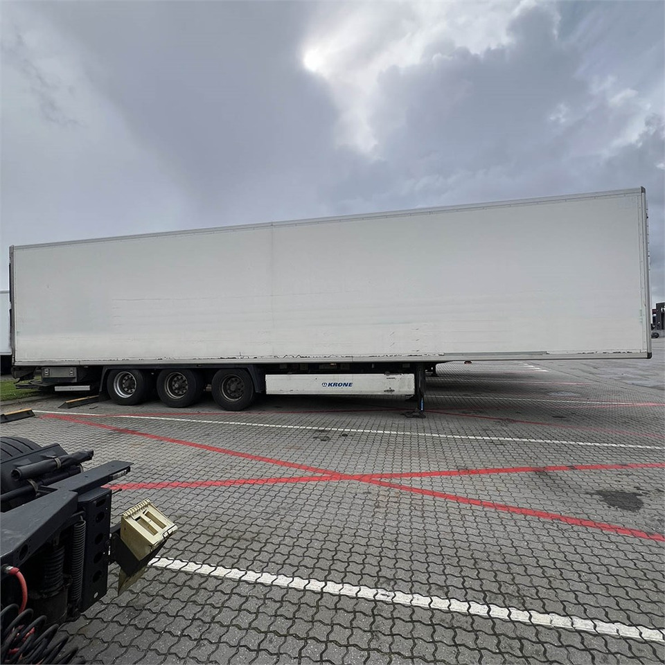 Krone Refrigerated trailer - Félpótkocsi hűtős: 4 kép. Krone Refrigerated trailer - Félpótkocsi hűtős: 4 kép.