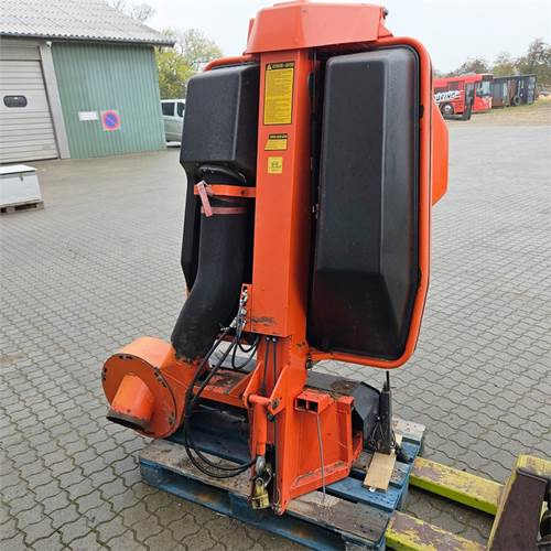 Kubota Græsopsamler - Kerti gépek: 1 kép. Kubota Græsopsamler - Kerti gépek: 1 kép.