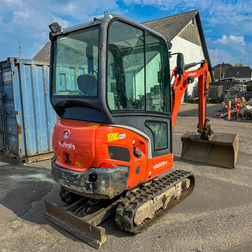 Kubota KX019-4 - Minikotró: 5 kép. Kubota KX019-4 - Minikotró: 5 kép.